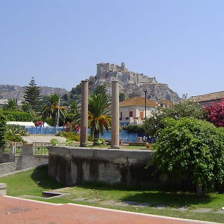 Hotel Mediterraneo Roccella Ionica Exterior foto